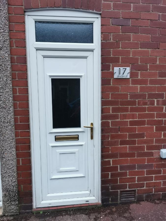Parkside House 3 Bedroom 2 Bathroom. Parking. Barrow-in-Furness Exterior photo
